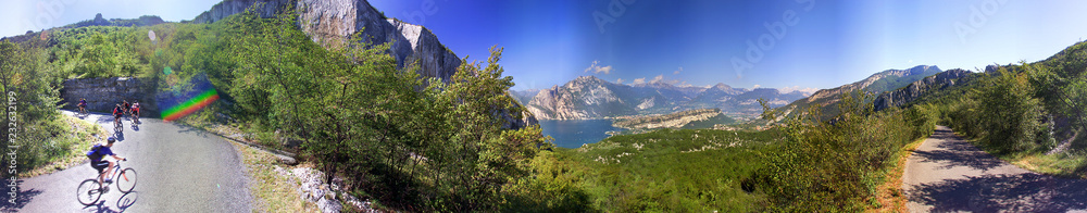 Torbole-Nago, salita al monte Altissimo con panorama a 360° Torbole-Nago, salita al monte Altissimo con panorama a 360°