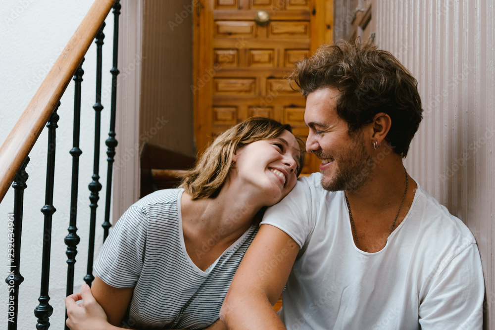 © Stocksy - beautiful young couple spending time together at home © Stocksy - beautiful young couple spending time together at home