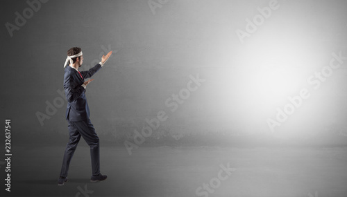 Canvas Print Businessman fighting with boxing gloves in an empty space