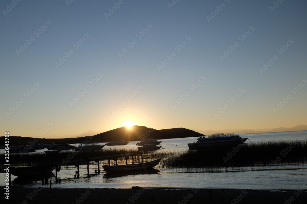Obraz premium sunsest titicaca lake