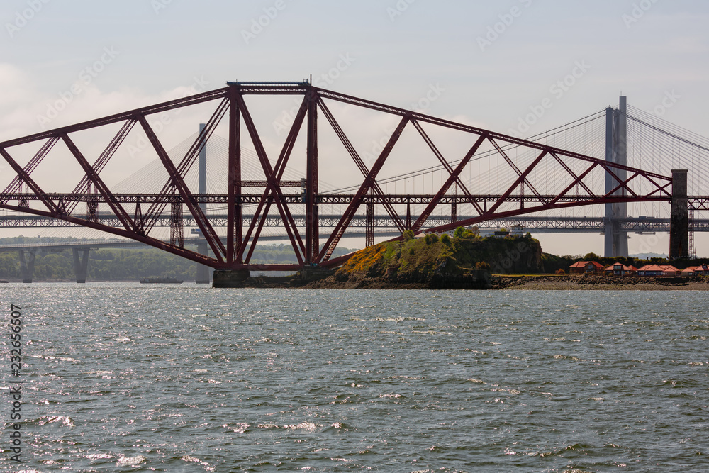 Fototapeta premium Forth railway Bridge over Firth of Forth near Edinburgh , Scotland