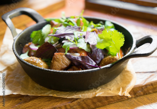 Ojaxuri. Fried meat with potatoes and vegetables.