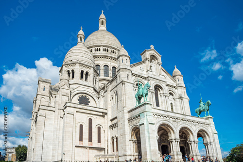 Basilica of the Sacred Heart of Paris or Basilica Coeur Sacre on Montmartre in Paris © Pavlo Vakhrushev