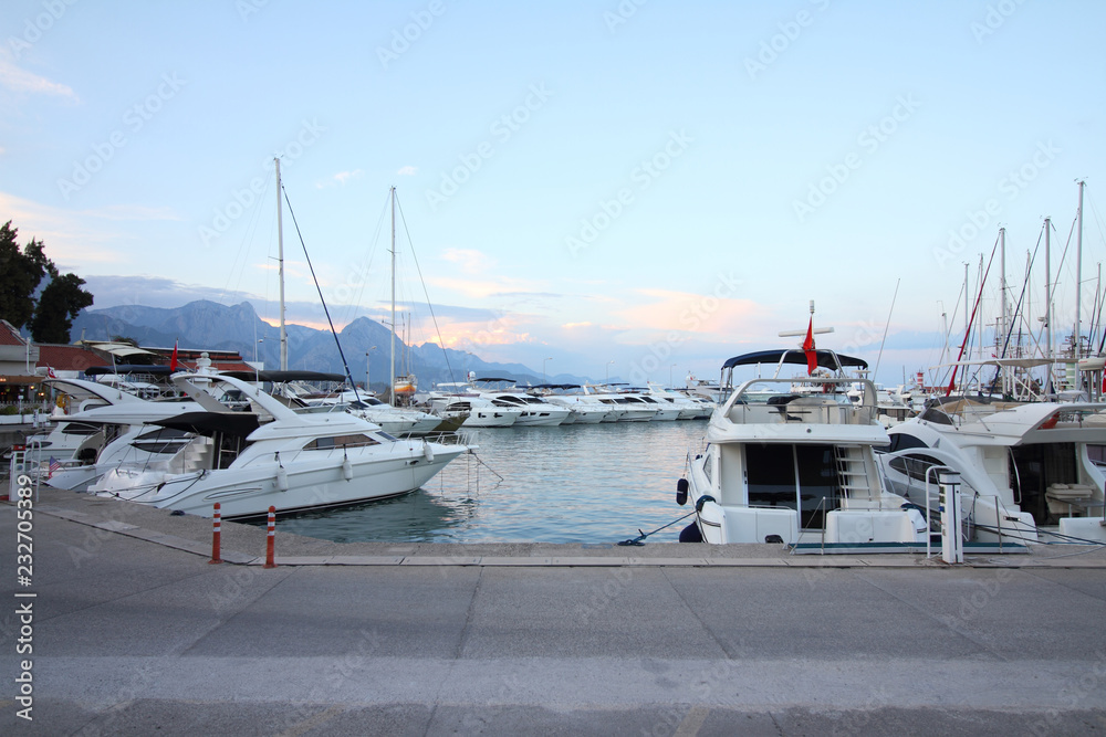 Fototapeta premium yachts in harbor