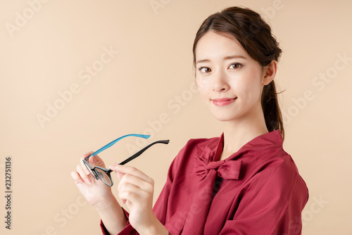 Quadro su tela 眼鏡をはずす女性