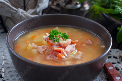 Pea soup with smoked chicken meat, horizontal