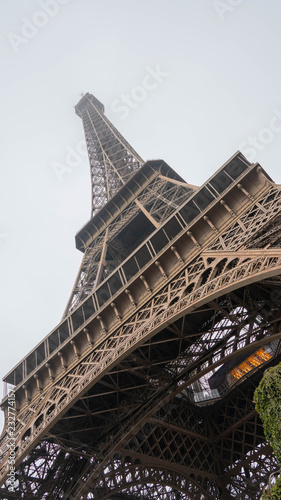 Eiffel tower on a cloudy day