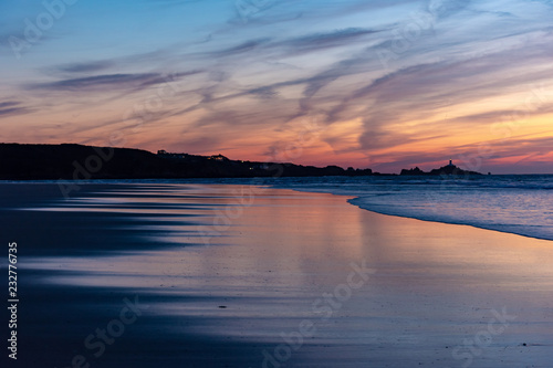 Quadro em tela Gorgeous reflections at sunset on St Ouens Bay beach, Jersey, Channel Islands