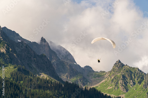 Parachute parapente montagne alpes Chamonix