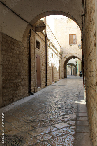 Fototapeta Naklejka Na Ścianę i Meble -  alleys of Trani 