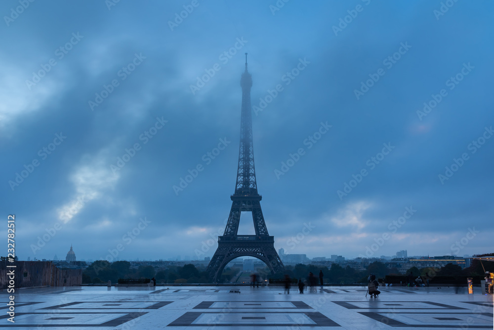 eiffel tower in paris with blue hours.