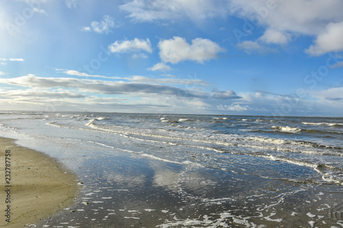 Strand Nordsee im Herbst