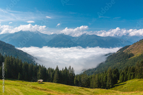 nebel in den Alpen