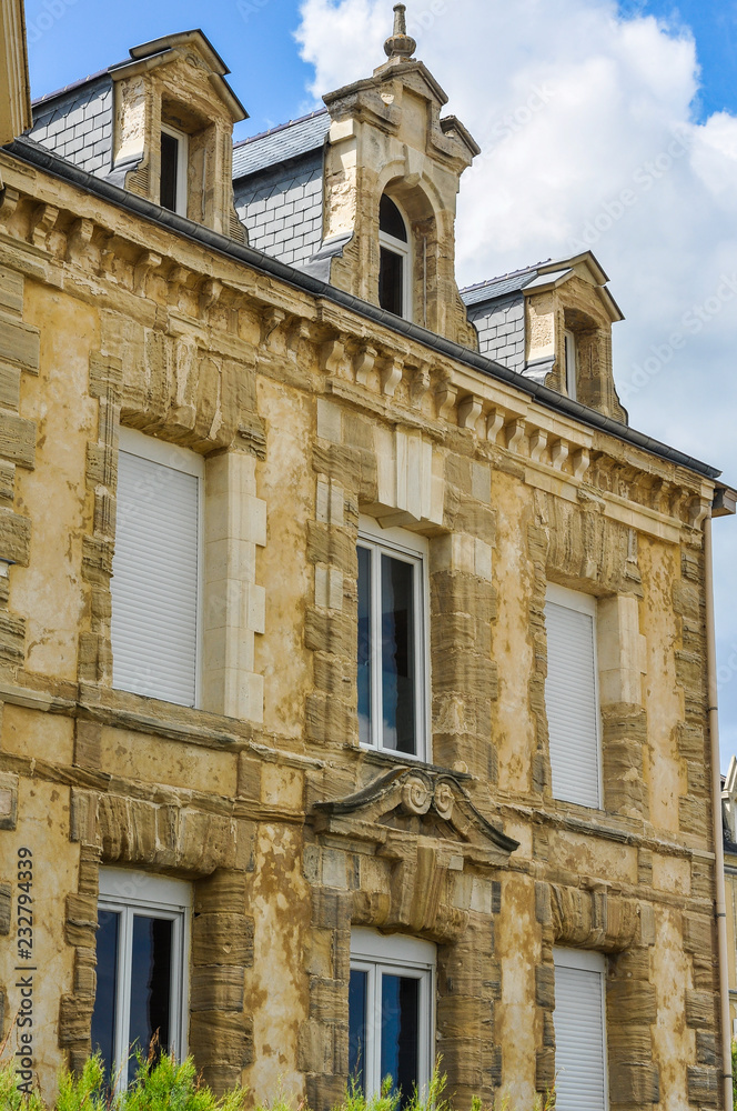 Fototapeta premium Arquitectura tradicional francesa, Arromanches, Normandía, Francia