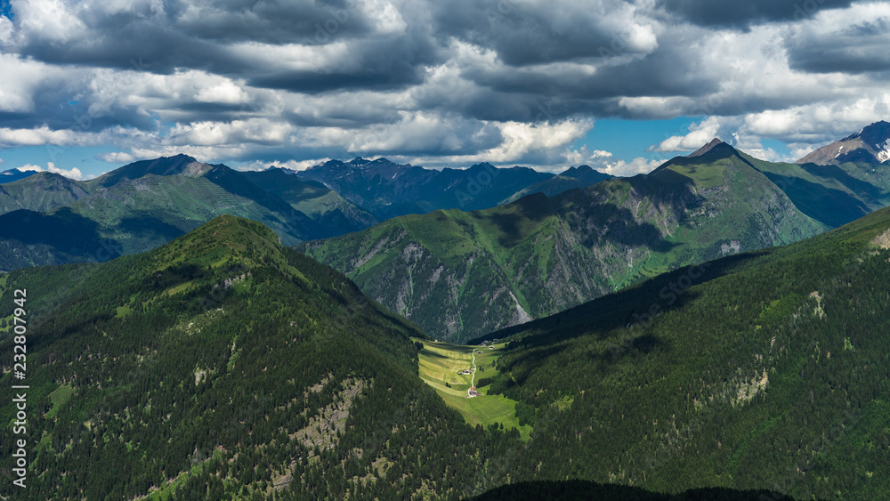 Fototapeta premium village in the alps