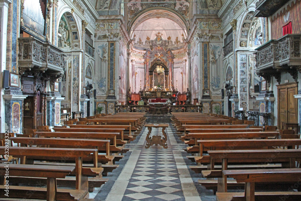 Kirche in der Lombardei
