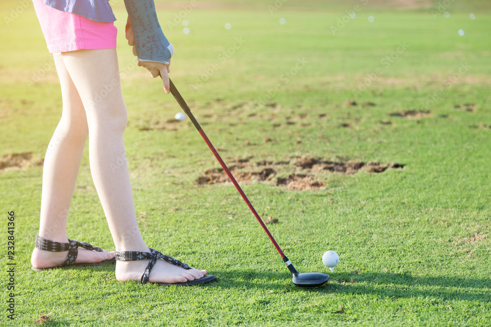 Fototapeta premium Girl playing golf, practice