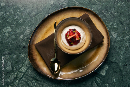 Photos Ice cream with fresh strawberries, marshmallow, currants and min