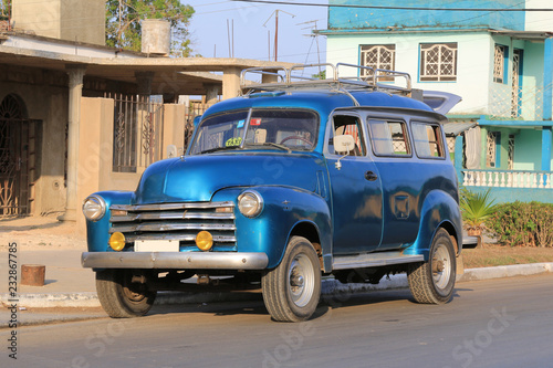 Wunderschönes blaues Oldtimer auf Kuba (Karibik) © Bittner KAUFBILD.de