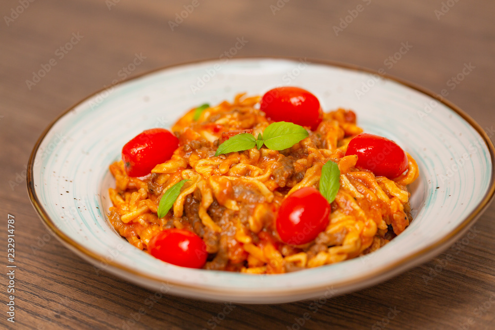 pasta with cherry tomatoes and basil pasta with cherry tomatoes and basil