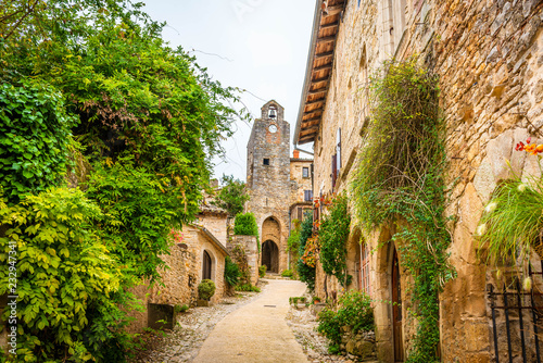 Fototapeta Naklejka Na Ścianę i Meble -  Beautiful medieval village of Bruniquel on the river Aveyron in Occitania, France