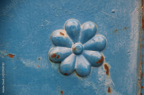 blue & mettal photo