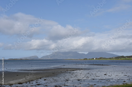 Norwegen, Küstenstraße, Kystriksveien, Fv17, Fv 17, Strand, Küste, Wiese, Haugsfjorden, Fjord, Tjøtta, Sandnessjøen, Alstahaugfjorden, Alsta, Alstenfjorden, Straße, Bucht, Sund photo