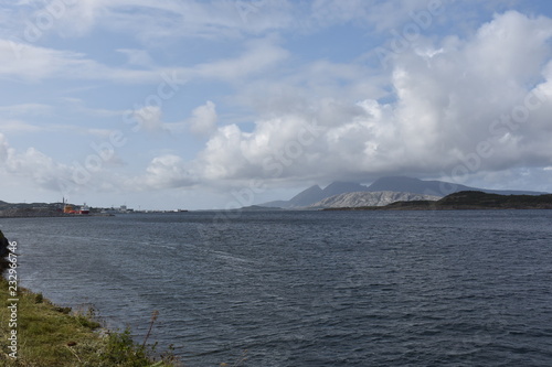 Sandnessjøyen, Ulvangen, Fjord, Brücke, Fv17, Fv 17, Kystriksveien, Küstenstraße, Botnfjorden, Hängebrücke, Straße, Norwegen, Nordland, Leirfjorden, Helgelandsbrücke photo