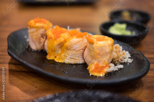 Salmon sushi roll