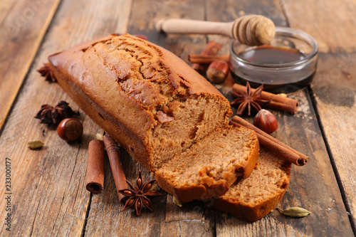 Fototapeta Naklejka Na Ścianę i Meble -  gingerbread cake and spices