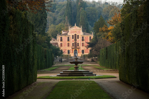 Italia, Veneto, Padova, Parco di Valsanzibio, Galzignano Terme . photo