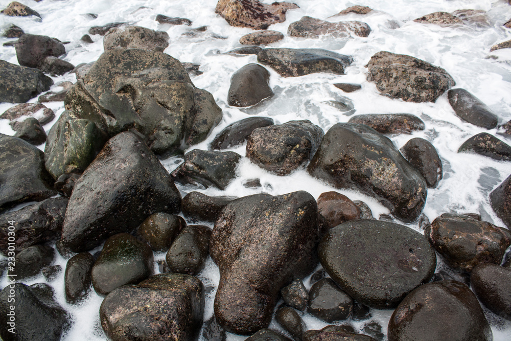 Fototapeta premium stones on the beach