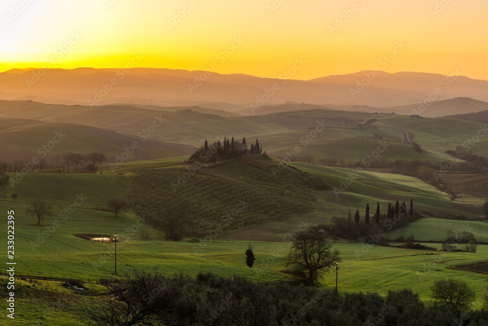 Fototapeta premium Podere Belvedere villa at sunrise,San Quirico d'Orcia, Italy