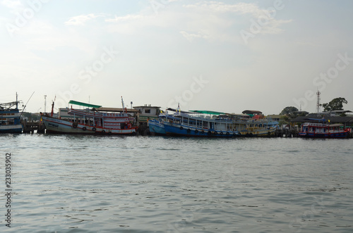 bateaux de pêche thaïlandais