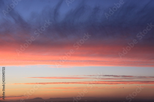 nubes en rojo