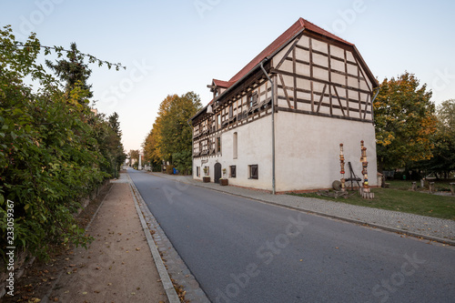 Fototapeta Naklejka Na Ścianę i Meble -  Kornspeicher in Straupitz