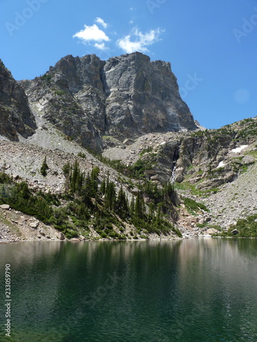 Fototapeta Naklejka Na Ścianę i Meble -  Emerald Lake, Rocky Mountain National Park, Colorado, USA