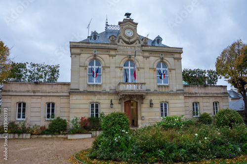 Mairie de Fontenay-aux-Roses, Hauts-de-Seine, France © HJBC