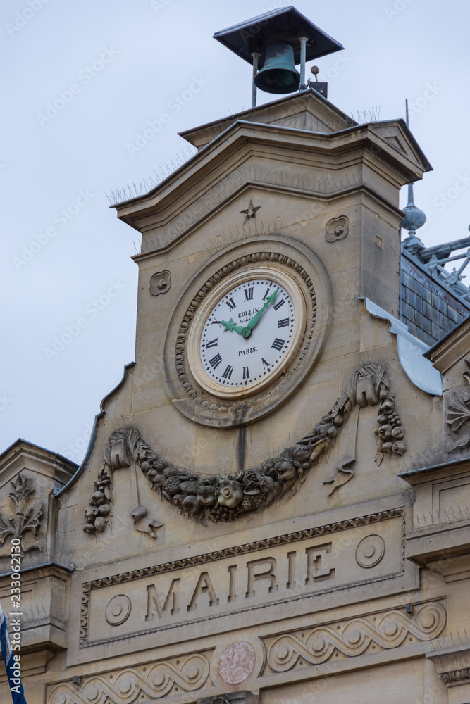 Horloge de la mairie de Fontenay-aux-Roses, Hauts-de-Seine, France