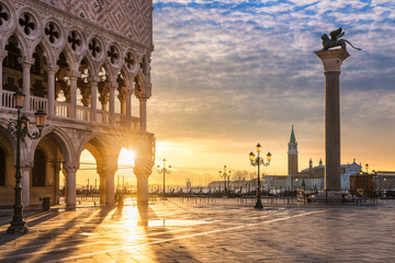 Wandcirkels Venetië Zonsopkomst op San Marcoplein  © Mapics
