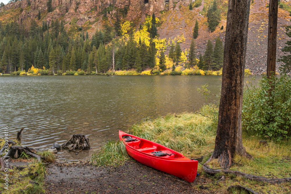 Fototapeta premium Kayak by the lake