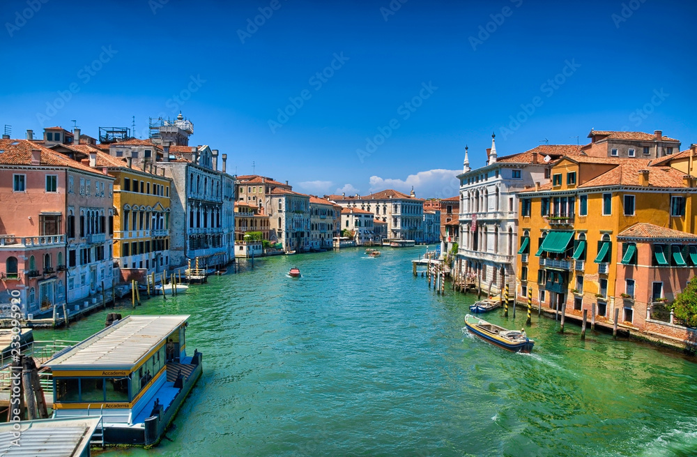 Fototapeta premium Gorgeous view of the Grand Canal and Basilica Santa Maria della