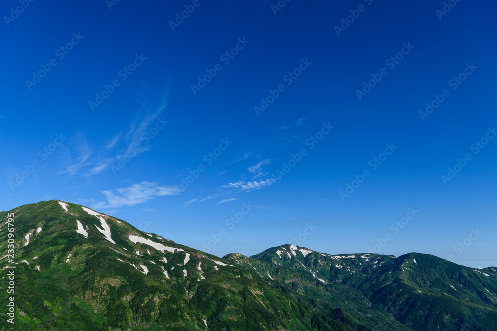 Obraz premium 天狗ノ庭から見た雪倉岳と朝日岳