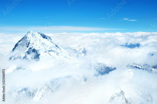 Mountain peak Everest. Highest mountain in the world. National Park, Nepal. © Andrii Vergeles