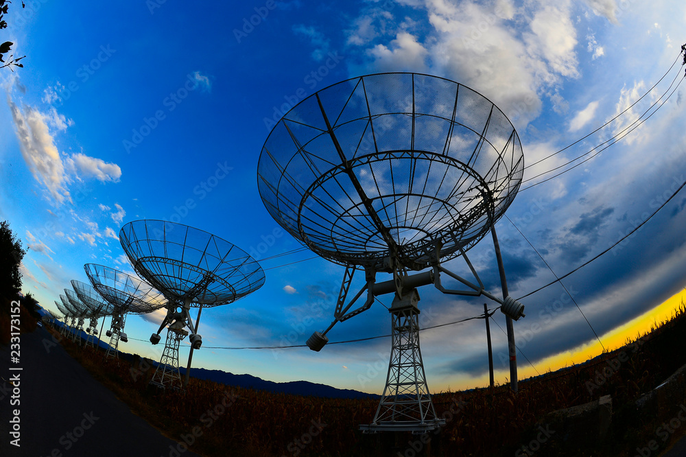 The observatory in the evening,The silhouette of a radio telesco