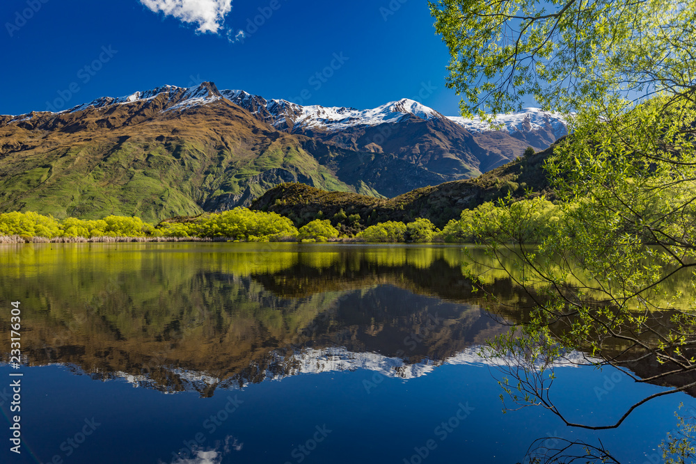 Diamond Lake in the Mt Aspiring National Park near Wanaka, New Zealand, Rocky Mountain