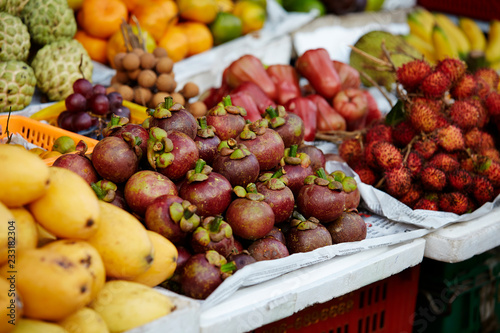 Fototapeta Naklejka Na Ścianę i Meble -  Asian fruits market 