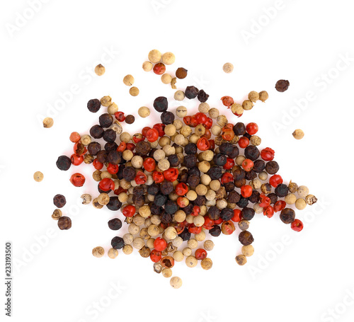 Foto pepper corn isolated on white background