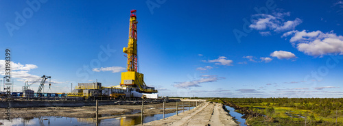 Slika na platnu The BU 5000 drilling rig on sandy dumping in the middle of bog, Siberia panaramm