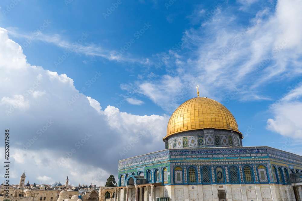 Fototapeta premium The Dome of the Rock on the Temple Mount in Jerusalem
